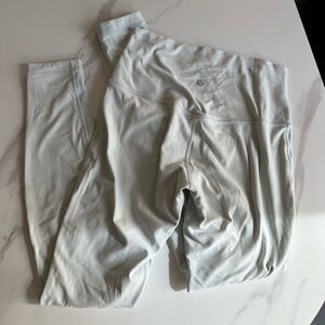 lululemon Size 6 Powder Blue HR Align Leggings 28”